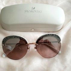 Swarovski Sunglasses White With Gold Trim. Nwot Case Included. Elegant White Rimless Sunglasses, Luxury White Evening Sunglasses, Elegant Gold Sunglasses With Mirrored Lenses, Elegant White Evening Sunglasses, Elegant Luxury Gold Sunglasses, Fish Tank Bed, White Rimless Glass Sunglasses, Swarovski White Sunglasses, Elegant Rhinestone Glass Sunglasses