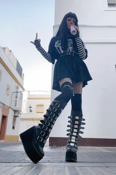 alt tiktok 2021 outfit / egirl 2021 outfit #alternative #alternativefashion #alt #altgirl #egirl #tiktok #2021 #outfits Egirl Outfits Tiktok, Tiktok Egirl, Egirl Tiktok, Alt Tiktok, 2021 Outfits, 2021 Aesthetic, Goth Boots, Egirl Outfits, Arte Punk