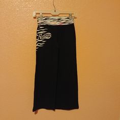 Nwt Wideleg Black Pants Multicolor Waistband Size: Medium Casual Yellow Yoga Pants, Designer Joggers, Athletic Pants, Fleece Joggers, Jogger Sweatpants, Kids Bottoms, Track Pants, Black N Yellow, Black Pants