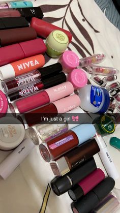 Lip Balm Collection Aesthetic, Makeup Products Snap, Lip Balm Aesthetic, Creative Snaps For Snapchat, Makeup Collection Goals, Lips Essentials, Lip Wallpaper, Snap Streak Ideas Easy