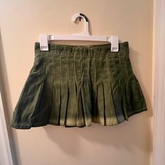 Urban Outfitters Skirt. Never Worn. Skirts Green, Urban Outfitters Skirt, Green Mini Skirt, Green Skirt, Fall Fashion, Mini Skirt, Urban Outfitters, Autumn Fashion, Built In