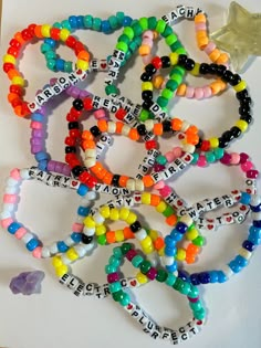 Kandi Phrases, Bracelet Ideas Pony Beads, Bracelet Pony Beads, Kandi Singles Ideas, Kandi Bracelets Rave, Kandi Inspiration, Kandi Singles, Kandi Rave, Rave Jewelry