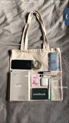 What's In My Backpack, Mode Tips, Summer Tote Bags, Handbag Essentials