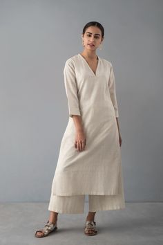 Linen Kurti Design, Palazzo Outfits, Organic Fashion, Kurti Patterns, Desi Fashion Casual