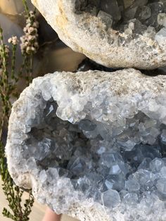 Celestite Crystal Aesthetic, Celestite Aesthetic, Geode Aesthetic, Zahra Core, Indie Hairstyle, Geode Crystals, Pretty Crystals, Celestite Crystal, Crystal Vibes