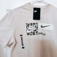 Size M Nwt Never Worn No Flaws Nike Casual Brown Tops, Casual Brown Nike Top, Beige Logo Print Top For Streetwear, Cafe Pictures, Nike Shirts, Clothing Ideas, Men's Nike, Nike Men, Nba