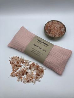 "A calming Himalayan Pink Salt Eye Pillow that balances the nervous system and keeps the mind calm. Simply lay it on your eyes and let your worries unwind with the incredible lavender scent and weighted sensation! it's a perfect item for  * Relaxation *Sleep Aid *Aromatherapy  *Yoga *Meditation Himalayan salt is well known for its healing ability. NagihanDesigns makes sure of using quality ingredients and materials to ensure it is safe for our bodies and sustainable for the environment. We striv Heat Pillow, Head Spa Gifts, Epson Salt, Aromatherapy Accessories, Himalayan Salt Crystals, Microwave Heating Pad, Lavender Eye Pillows, Eco Friendly Accessories, Salt Crystal