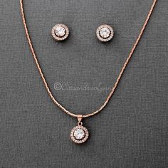 Halo Pendant Set Rose Gold Pendant Set Design, Chain Pendal Gold, Gold Earrings And Necklace Set, Gold Pendal Set Design, Gold Chain And Pendant Set, Gold Pandent Set Design, Pendal Set Design In Gold Simple, Modern Gold Jewelry Sets, Solitaire Pendant Design