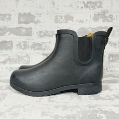 New Step Out In Style And Stay Dry With Our Chic Women's Black Chelsea Rain Boot. Designed With Faux Fur Lining For Ultimate Comfort And Warmth, These Classic-Styled Boots Feature A Convenient Heel Tab And Elastic Gores, Ensuring Effortless On/Off Wear. Embrace Rainy Days Without Compromising On Fashion, As These Boots Are The Perfect Blend Of Functionality And Sophistication. Waterproof, Natural High-Quality Rubber Faux Fur Polyester Lining Molded Eva Insole For Support Rubber Heel And Outsole New Step, Chelsea Rain Boots, Natural High, Rain Boot, Chic Woman, Rubber Heels, Rainy Days, On Off, Bootie