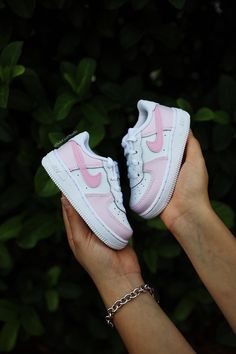 Discover our Air Force 1 Low Custom Kids Shoes in Bubblegum Pink. Hand-painted for uniqueness, these AF1 sneakers blend style and comfort seamlessly. Elevate their look with these exclusive kicks, perfect for every adventure. Shop now! Hand/spray painted bubblegum design. Resistant clear coat (protected against cracks and scratches). Custom made-to-order sneaker. Brand new 100% authentic Nike AF1 Low with box! Free shipping within the US territory! Need a different color? Let us know which color you're looking for and we'll find it for you. Have an idea for your custom painted sneakers? Please send us a message here. We'll get back to you within 48hrs! Pink Custom Sneakers With Gum Sole For Sports, Custom Pink Sneakers With Gum Sole For Sports, Sporty Custom Pink Sneakers With Gum Sole, Sporty Pink Custom Sneakers With Gum Sole, Pink Sporty Custom Sneakers With Speckled Midsole, Custom Pink Low-top Sneakers, Custom Pink Sneakers With Contrast Sole, Pink Low-top Custom Sneakers For Athleisure, Pink High-top Custom Sneakers With Vulcanized Sole