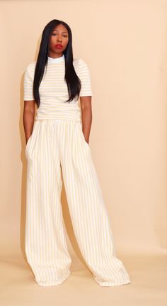 Boxy Fit Wide Leg Bottoms With Elastic Waistband, Elevated Casual Summer Pants, Cotton Wide-leg Pants, Casual Cotton Wide Leg Pants For Day Out, Spring Cotton Pants With Boxy Fit, Spring Boxy Fit Cotton Pants, Summer Wide Leg Sweatpants With Side Pockets, Summer Casual Pants With Side Pockets, Relaxed Cotton Wide Leg Pants For Day Out