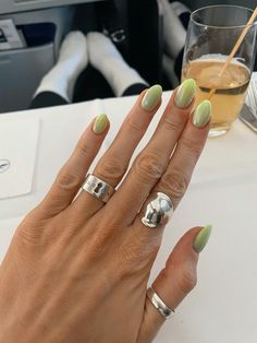 Green chrome nail finish Chrome Nails Colors, Peridot Nails, Green Chrome Nails Designs, Almond Nail Inspiration, Green Chrome Nails, Olympic Nails, Nail Art Almond, Nails Inspiration Summer, Special Nails