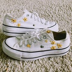 Embroidery Sneakers, Textile Art Embroidery, Simple Embroidery Designs, Platform Converse, Floral Embroidery Patterns