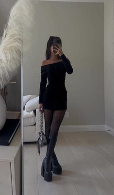 Winter One-shoulder Bodycon Mini Dress, Winter Bodycon One-shoulder Mini Dress, Winter One Shoulder Bodycon Mini Dress, One-shoulder Bodycon Mini Dress For Winter, Winter Bodycon Mini Dress With One Shoulder, Off-shoulder Dress For Going Out In Fall, Fitted Off-shoulder Mini Dress For Fall, Off-shoulder Fall Dress For Going Out, Fall Fitted Off-shoulder Mini Dress