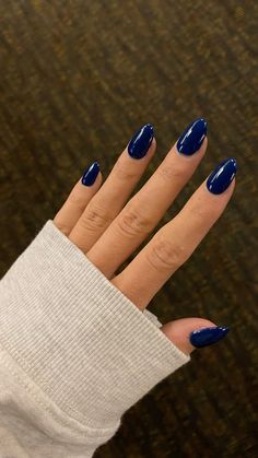 #nails #acrylic #navyblue #navybluenails #trendy #trendynails #fashion #bluenails #cozy #fall2023 #fallnails #acrylicnaildesigns #almondnails #almondshapednails Basic Navy Blue Nails, Dark Blue Navy Nails, Round Navy Blue Nails, Oval Dark Blue Nails, Navy Blue Oval Acrylic Nails, Midnight Blue Nails Short, Navy Blue Nails Oval, Navy Blue Nails Summer, Navy Nails Almond Shape