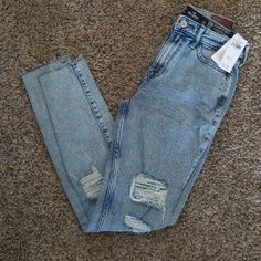 Brand New Hollister High Rise Super Skinny Jeans With Tags Still Attached. Holister Jeans, Hollister Clothes, Pretty Clothing, Xmas Wishlist, Birthday List, 7th Grade, Hollister Jeans, Christmas 2024, Jeans Color