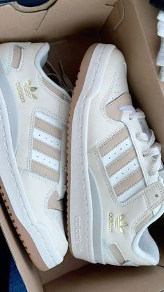 #adidas #aesthetic #luxury Sneakers Ideas Women, Nike Shoe Outfits, Nike Aesthetic Shoes, Shoes Aesthetic Sneakers, Adidas Shoes Aesthetic, Aesthetic Nike Shoes, Aesthetic Adidas Shoes, Aesthetic Shoes Sneakers, Zapatillas Aesthetic