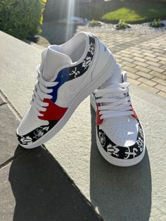 Hand Painted Puerto Rican Jordan 1's These are individually hand painted and can be altered! The price may change depending the alteration of the design. Tie Sneakers, Futuristic Shoes, Jordan 1s, Puerto Rican, Womens Tie, May 31, Tie Shoes, Quinceanera, Puerto Rico