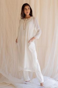 Shop for Nirjara White Zardozi Embroidered Kurta Set for Women Online at Aza Fashions Kurta And Pants, डिजाइनर कपड़े, Kurti Designs Latest, White Kurta, Casual Indian Fashion, Straight Fit Pants, Embroidered Pants, Pants Cotton, Embroidered Neckline