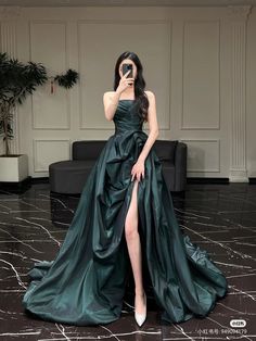 Dramatic Elegant Style, Satin Dresses Casual, 50 Aesthetic, Glitch In The Matrix, A Line Prom Dress, Gowns Dresses Elegant, Dress Graduation, Tulle Skirts