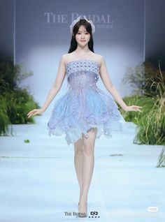 Runway Fashion Couture, Dress Design Sketches, Dreamy Dress, Fashion Couture, Fantasy Dress, Modest Fashion Outfits, Kpop Fashion Outfits, Really Cute Outfits