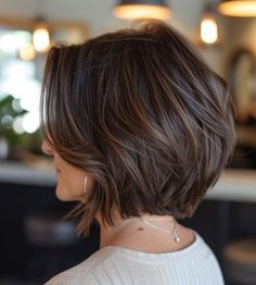 Brunette Bob With Highlights, Fine Hair Cuts, Wavy Bob Haircuts, Hair Secrets, Short Hair Lengths, Aging Hair, Haircut For Thick Hair, Short Hair With Bangs