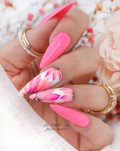 Fun Summer Nails, Airbrush Nails, Her Nails, Bright Nails, Beautiful Nail Designs, Nail Art Summer, Cool Nail Designs, Floral Nails, Fancy Nails