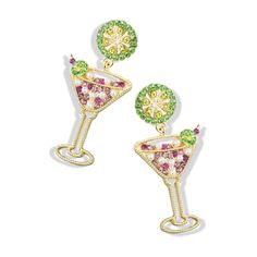 Faites une déclaration avec ces boucles d'oreilles Pearl Green Martini Statement. Légers et élégants, ils sont l'accessoire parfait pour faire tourner les têtes lors de votre prochaine fête ou soirée entre filles ! Montrez votre sens unique du style et démarrez des conversations avec ce look accrocheur.

 Taille: 1,25 pouces
 Matériel: Alliage de zinc Summer Party Metal Jewelry, Trendy Metal Clip-on Earrings For Party, Elegant Party Earrings For Summer, Elegant Summer Party Earrings, Trendy Summer Party Jewelry, Summer Party Dangle Crystal Earrings, Summer Party Crystal Dangle Earrings, Chic Dangle Crystal Earrings For Parties, Chic Dangle Clip-on Earrings For Party