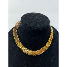 Measures Approx 17" X 1/2" Wide. Signed On Clasp Vintage Monet Gold Tone Wide Woven Choker Necklace Vintage Monet Gold Tone Wide Woven Choker Necklaced Gold Tone Woven Pattern Wide Choker Necklace Approximately 17" Choker Length Approximately 1/2" Choker Width Fold Over Clasp Signed Monet Condition Is Excellent Condition Dates From 60's To 70's Features: 1960s Size: Womens 17" Condition: Pre-Owned Good Formal Gold Chain Choker Necklace, Gold Chain Necklace, 16 Inch For Formal Occasions, Formal Costume Jewelry Clavicle Chain Necklace, Formal Clavicle Chain Costume Jewelry Necklace, Formal Costume Jewelry Clavicle Necklace, Formal Clavicle Chain Costume Necklace, Formal Costume Jewelry Choker Necklace, Metal Jewelry For Formal Occasions, 16 Inch Metal Jewelry For Formal Occasions