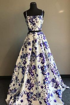 डिजाइनर कपड़े, Prom Dress Pictures, Printed Prom Dresses, Floral Prom Dresses, Cute Prom Dresses, Piece Prom Dress, Fancy Dresses, Dream Dress, Blue Dress