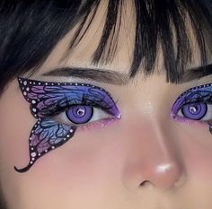 Festival Face Paint, Eureka Seven, Butterfly Face Paint, Purple Lenses, Make Up Designs, Funky Makeup, Eye Makeup Images, Butterfly Eyes, Butterfly Makeup