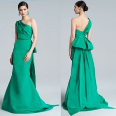 $5,990 Oscar De La Renta Vivid Green Silk Runway Gown Us S Gorgeous New With Price Tag $5,990 Oscar De La Renta Exclusive Vivid Green 100% Pure Silk Evening Gown. Beautiful Big Bow Back. This Stunning Gown Will Will Be Lighting Up Any Dance Floors. You Will Be The Queen Of Any Party When You Make Your Entry In This Beautiful Flouncy Vivid Green Gown - It Is So Full Of Life. Beautiful Small Train On The Bag. Stunning Big Bow On The Back. Build In Corset For Support And Perfect Figure. A True Piec Green One-shoulder Gown For Gala, Green One-shoulder Evening Dress For Wedding, Green Pre-draped Evening Dress With Fitted Bodice, Pre-draped Green Evening Dress With Fitted Bodice, Green One-shoulder Gown With Fitted Bodice, Green One-shoulder Wedding Gown, One-shoulder Green Evening Gown, One Shoulder Green Evening Gown, Green One-shoulder Dresses With Sweep Train