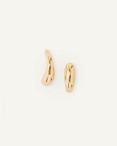 Set of two earrings for one ear. For the double pierced. Long side goes up. Small side goes down. Two Earrings, 2024 Style, Big Earrings, Small Earrings, The Double, Gold Set, Jewelry Care, Plating, Brass