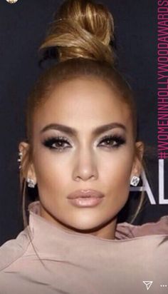 J Lo Hairstyles, Jlo Makeup, Jennifer Lopez Makeup, Jlo Hair, Jennifer Lopez Hair, Makeup Cantik, Jlo Style, Jenny From The Block, Beautiful Buns