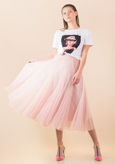 Tulle with Poly LiningElastic Waist Available in One Size. One Size fits most, please measure yourself :) Waist:63-95cm(25-37")Length:83cm(33") Tulle Skirt Women, Pink Tulle Skirt, Plaid Top, Pink Tulle, Skirt Women, Beautiful Skirts, Gray Skirt, Plaid Tops, The Deal