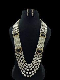 Very Gorgeous and elegant Polki stone Necklace  Versatile. Can be paired with number of outfits. Perfect to wear at weddings occasions. Highest quality and craftsmanship Please let me know if you have any questions Formal Kundan Jewelry With Zari Work, Kundan Sets For Formal Occasions In Temple Jewelry Style, Temple Style Formal Kundan Necklace, Festive Kundan Temple Necklace For Formal Occasions, Formal Kundan Temple Necklace For Festive Occasions, Formal Kundan Necklace With Cutdana For Festive Occasions, Formal Kundan Cutdana Necklace For Diwali, Formal Kundan Necklace With Cutdana, Temple Jewelry With Zari Work For Party