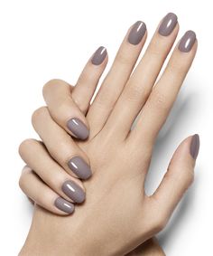 Essie Nail Polish: Chinchilly. The perfect not-too-basic color for fall! The color cools down hot summer hues and lightens up heavy winter fabrics. You will achieve a perfect balance! Manicure Gel, Smokey Eyes, Nail Lacquer, How To Do Nails