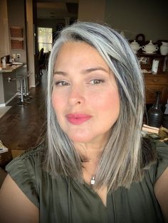 Olive Skin Makeup Looks, Hair Olive Skin, Olive Skin Makeup, Makeup Looks Wedding, Fathead Pizza, Grey Hair And Makeup, Grey Hair Journey, Law Carb, Cheesecake Squares