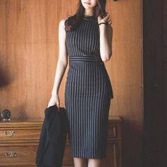 Work Dress Women, Vertical Striped Dress, Sheath Dresses Pattern, Gaun Fashion, Striped Bodycon Dress, Bodycon Dress Online, Midi Dress Formal, Work Dresses For Women, Sleeveless Bodycon Dress