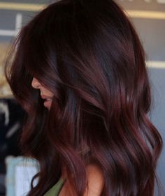 Red Balayage Hair, Rambut Brunette, Fall Winter Hair Color, Dark Red Hair, Fall Hair Color For Brunettes, Long Hair Color, Burgundy Hair, Winter Hair Color, Hair Inspiration Color