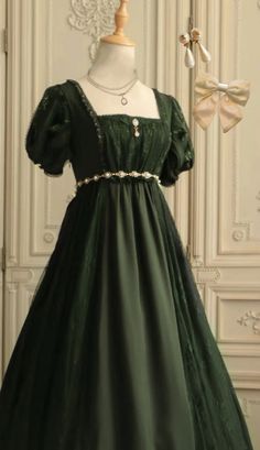 1800s Dresses, Gaun Abad Pertengahan, Old Fashion Dresses, Dresses Aesthetic, Chique Outfits, Fantasy Dress, Historical Dresses, Fancy Dresses