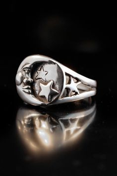 Moon Ring Star Ring Silver Moon and Star Ring Celestial Ring Celestial Jewelry Moon Jewelry Star Jew Black Ring Box, Lunar Jewelry, Medieval Rings, Jewelry Star, Celestial Ring, Moon And Star Ring, Magical Jewelry, Moon Ring, Silver Dragon