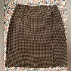 Really Cute Plaid Skirt From The 90’s Size 14 With Minimal Stretch. Measurements Are As Shown. Never Worn And Stored In A Bug And Smoke Free Home Plaid Is A Brown/Cream/Maroon Color With Tortoise Shell Buttons Functional Back Zipper Vintage Beige Mini Skirt, Cute Plaid Skirt, A Bug, Shell Buttons, Plaid Skirt, Maroon Color, Plaid Skirts, Tortoise Shell, Tortoise