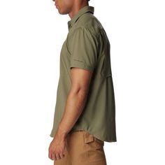 The Columbia Silver Ridge Utility Lite Short-Sleeve Shirt takes a timeless button-up shirt and packs it full of features that encourage us to go on adventures. The recycled synthetic fabric found on this shirt wicks moisture, fights odors, and blocks out the sun so that we can stay focused. Solid Shirt With Pockets For Outdoor Activities, Outdoor Khaki Short Sleeve Cotton Shirt, Outdoor Khaki Cotton Short Sleeve Shirt, Green Outdoor Shirt With Pockets, Functional Short Sleeve Shirt For Outdoor, Green Shirt With Pockets For Outdoor Activities, Outdoor Khaki Camp Shirt With Pockets, Khaki Cotton Camp Shirt For Outdoor, Khaki Camp Shirt With Pockets For Outdoor