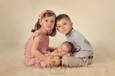 siblings Newborn Sibling Poses, Sibling Photography Newborn, Newborn Sibling, Newborn Photography Poses, Newborn Baby Photoshoot