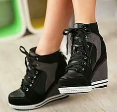 Cute Converse Outfits, Style Converse, Tumblr Outfits, Heels & Wedges, Wedge Sneakers, Crazy Shoes, Pretty Shoes, Dream Shoes