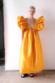 Kika vargas adriana long sleeve dress in yellow taffeta. - 65% polyester 30% nylon 5% elastane Lookbook Casual, Chicago Fashion, The Art Institute Of Chicago, Honolulu Hawaii, Art Institute Of Chicago, Dresses Pants, That Day, Yellow Dress, S Models