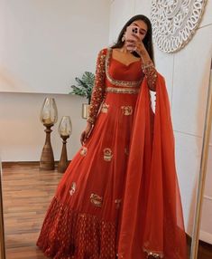 Red Ethnic Wear, Anarkali Neck Designs, Bandhani Dresses, Bandhani Anarkali, Pretty Winter Outfits, Simple Dressing, Designer Anarkali Dresses, Trendy Outfits Indian, Club Aesthetic