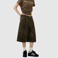 Featured: Unisex Detailed craftsmanship Leopard print design Wide leg and straight leg Breathable Material: 87% Cotton Ootd Boy, Half Pants, Lana Condor, Costume Bags, Pattern Outfits, Leopard Shirt, Outwear Coat, Hawaiian Shorts, Leopards