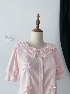 Size 			S 			L 		 		 			Full Length 			52 			56.5 		 		 			Bust 			105 			120 		 		 			Waist 			95 			112 		 		 			Shoulders 			37 			41.5 		 		 			Sleeve Length 			27 			29.5 Cute Shirt With Doll Collar For Spring, Cute Doll Collar Shirt For Spring, Pink Collared Top With Ruffles, Cute Pink Collared Blouse, Pink Cotton Tops With Doll Collar, Pink Lace Collar Top For Spring, Spring Pink Top With Lace Collar, Pink Doll Collar Blouse For Spring, Pink Peter Pan Collar Blouse For Spring